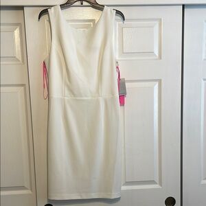 White Sheath Dress with V-neck for Wedding Guest